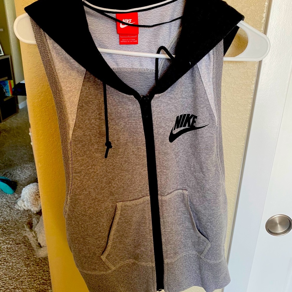 Nike vest